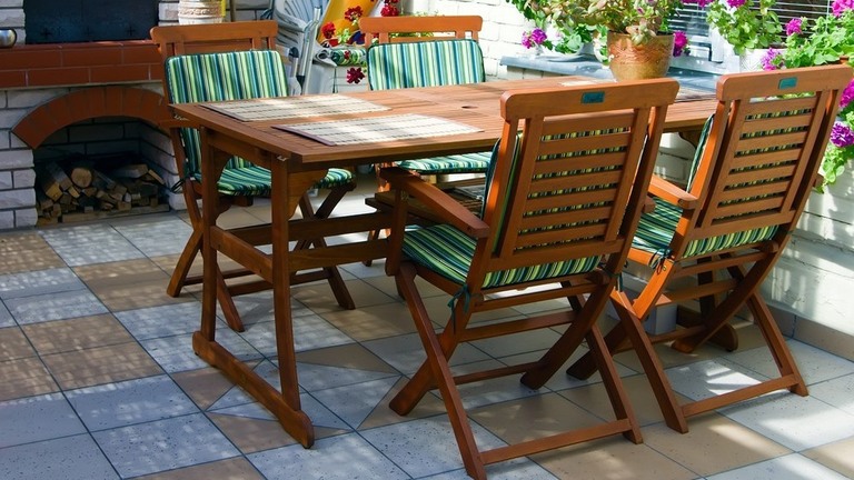 Top 4 Best Extendable Outdoor Dining Tables [Aug 2022] Reviews