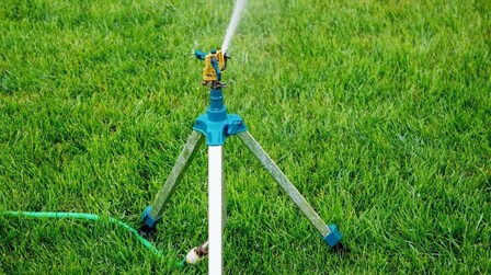 6 Best Sprinklers For Low Water Pressure [Oct 2023] Reviews & Guide